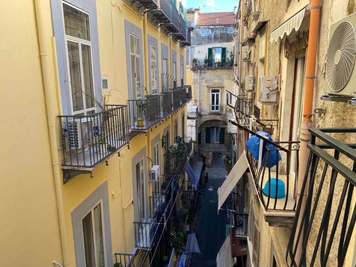 Апартаменты Casa Gioia, Tra Palazzo Reale,Lungomare E Monte Echia Неаполь Экстерьер фото
