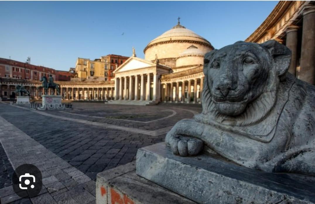 Апартаменты Casa Gioia, Tra Palazzo Reale,Lungomare E Monte Echia Неаполь Экстерьер фото